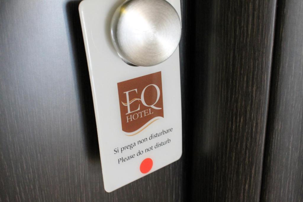 Eq Hotel Travagliato Екстериор снимка