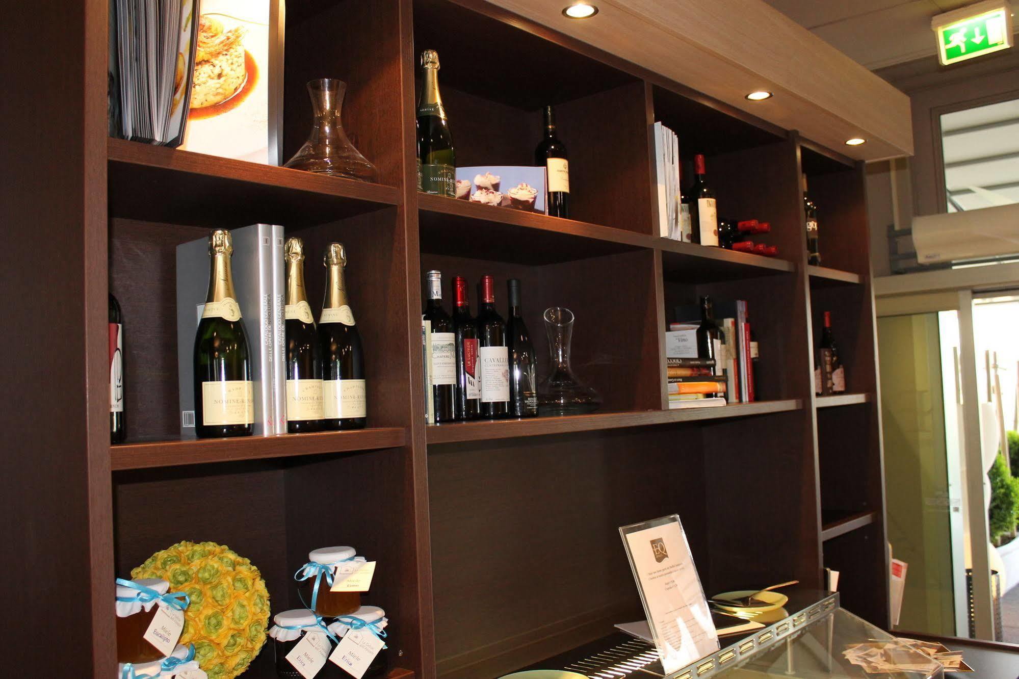 Eq Hotel Travagliato Екстериор снимка